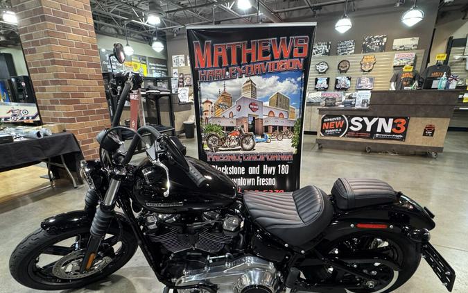 2025 Harley-Davidson® Street Bob® Vivid Black w/Cast Wheels