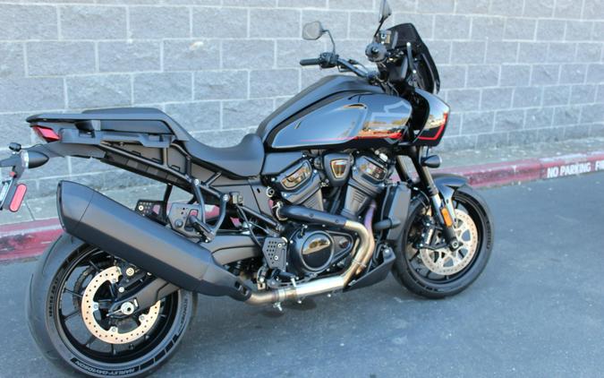 2025 Harley-Davidson® Pan America® 1250 ST VIVID BLACK