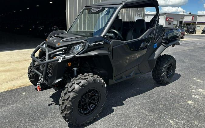 2023 Can-Am® Commander XT 700