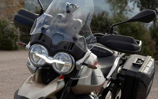 2026 Moto Guzzi V85 TT Travel