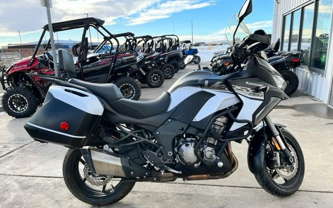 2019 Kawasaki Versys 1000 SE LT+ Review (19 Fast Facts)