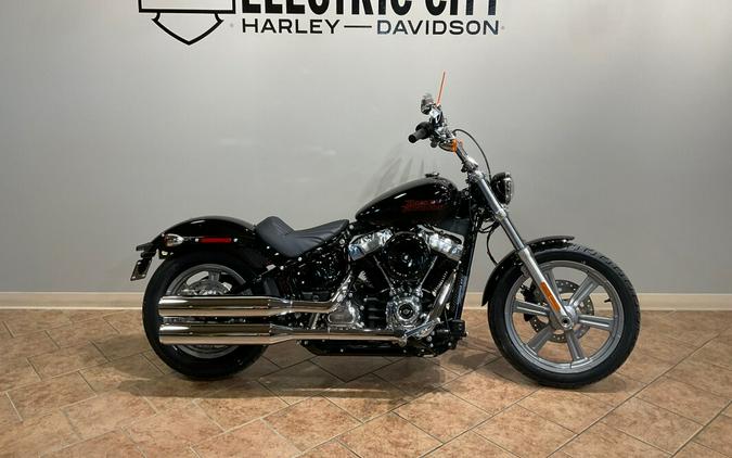 2024 Harley-Davidson®FXST Softail® Standard Vivid Black