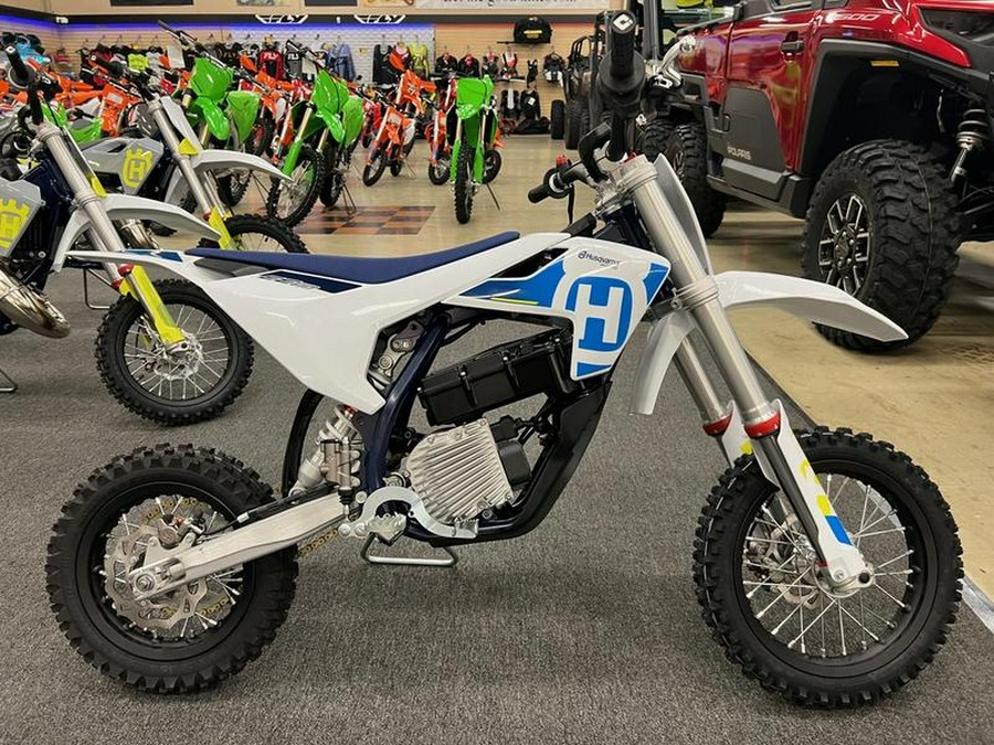 2024 Husqvarna® EE 5