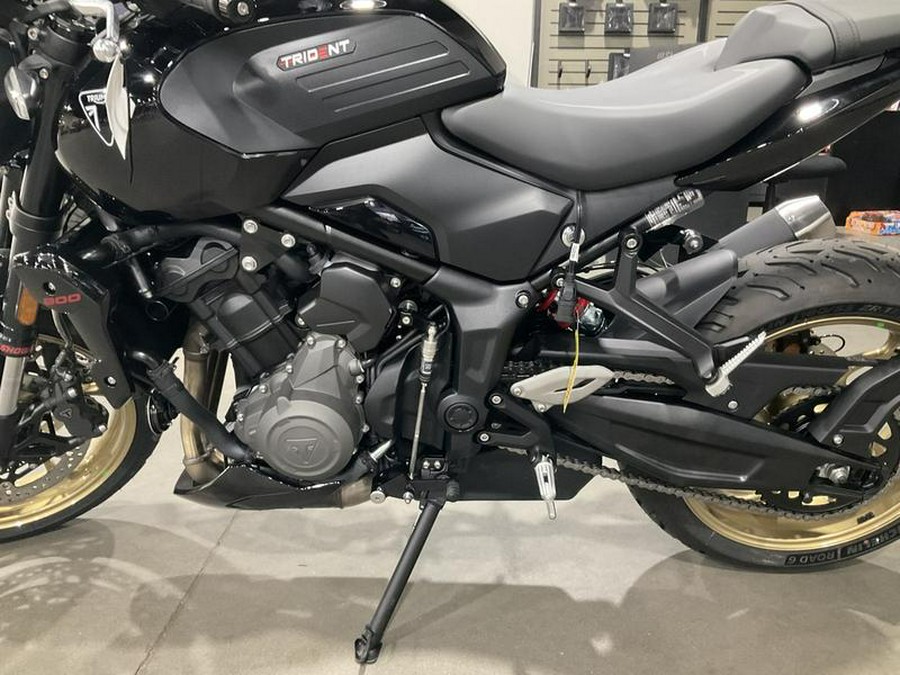 2026 Triumph Trident 800 Jet black