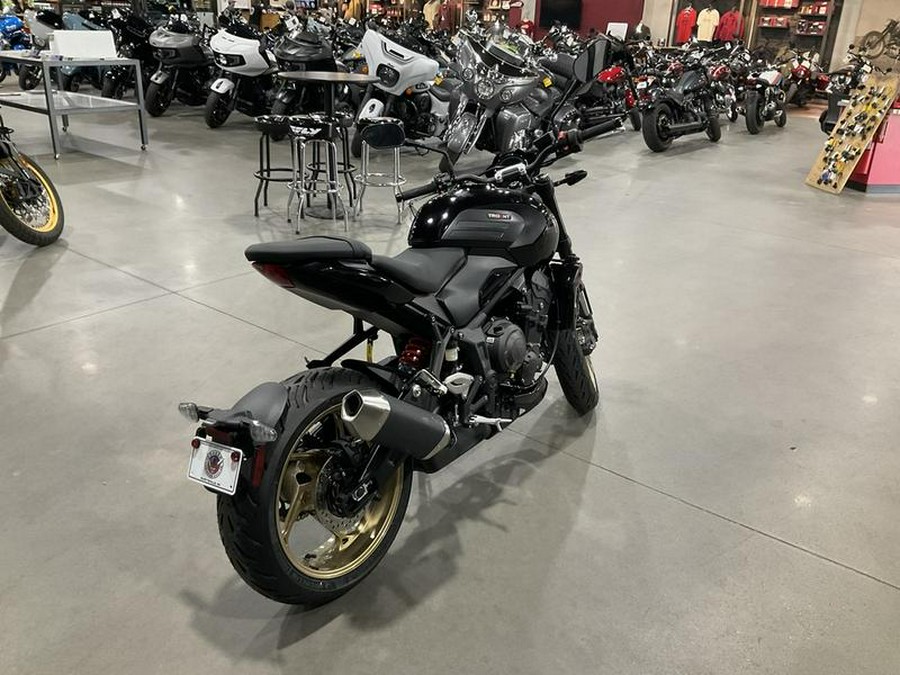 2026 Triumph Trident 800 Jet black