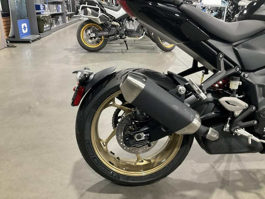 2026 Triumph Trident 800 Jet black