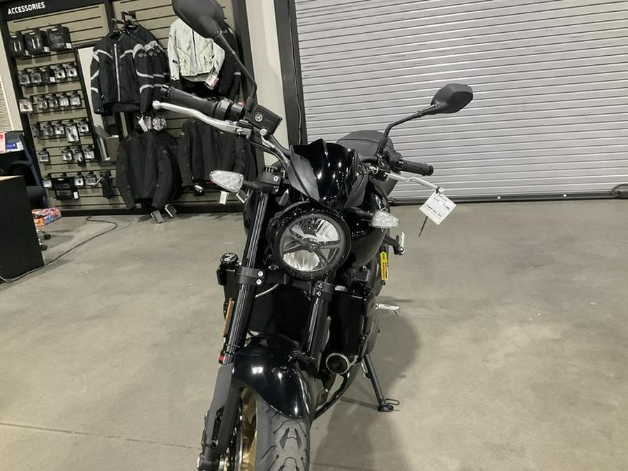 2026 Triumph Trident 800 Jet black