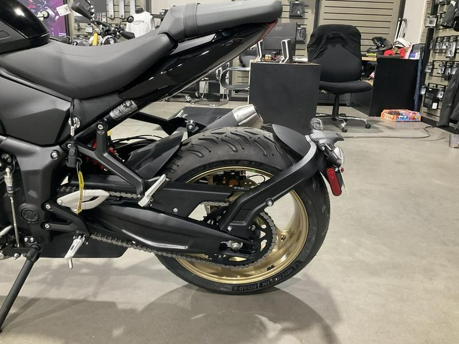 2026 Triumph Trident 800 Jet black