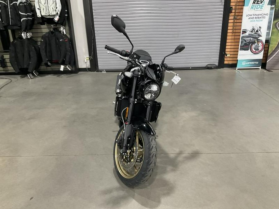 2026 Triumph Trident 800 Jet black