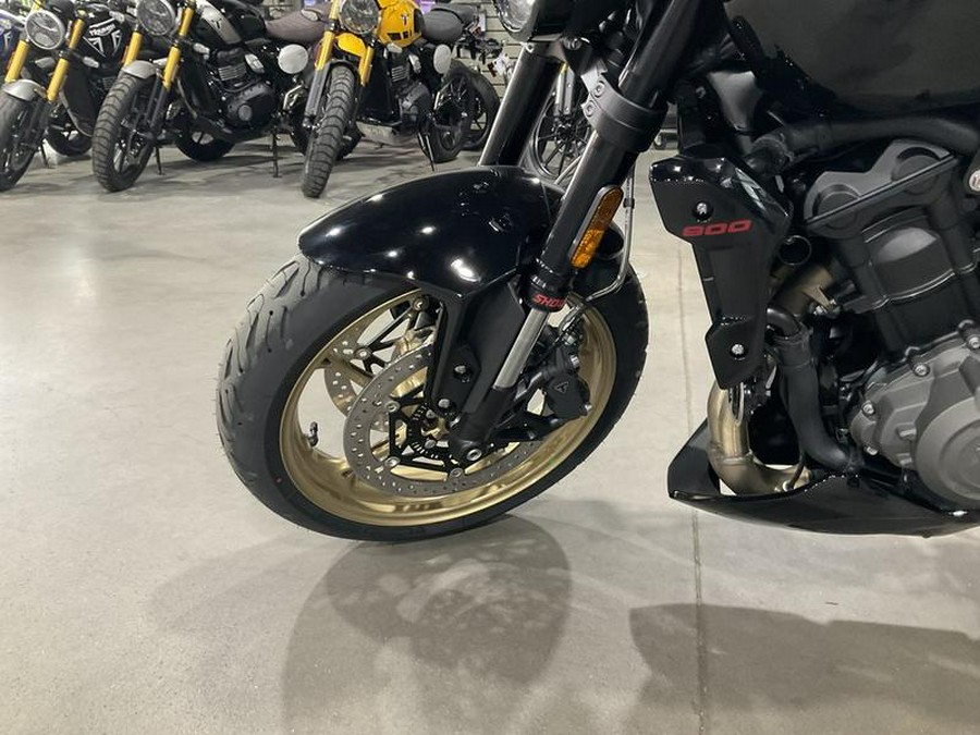 2026 Triumph Trident 800 Jet black