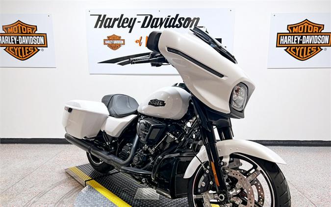 2024 Harley-Davidson Street Glide FLHX White Onyx Pearl BLK trim