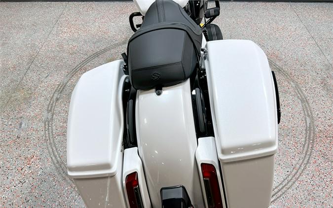 2024 Harley-Davidson Street Glide FLHX White Onyx Pearl BLK trim