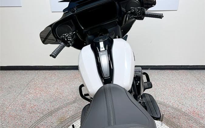 2024 Harley-Davidson Street Glide FLHX White Onyx Pearl BLK trim