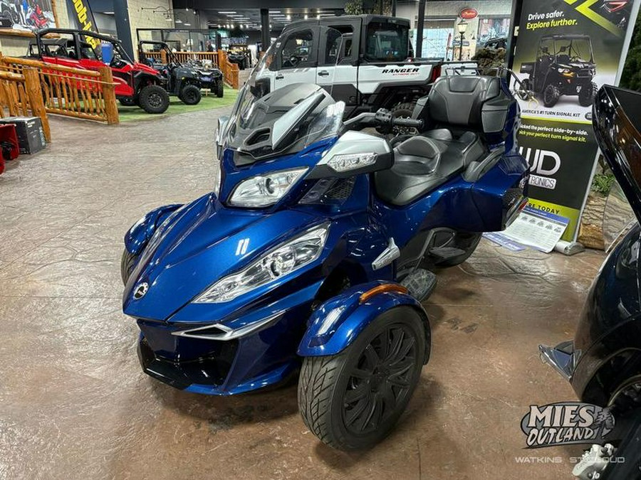 2016 Can-Am® Spyder® RT Limited 6-Speed Semi-Automatic (SE6)