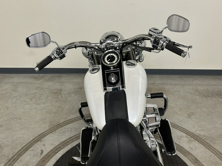 2013 Harley-Davidson Softail Deluxe Deluxe FLSTN