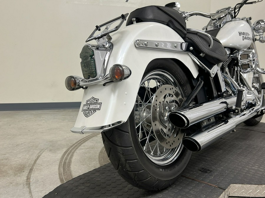 2013 Harley-Davidson Softail Deluxe Deluxe FLSTN