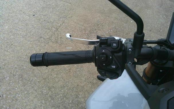 2025 Yamaha MT 09 SP