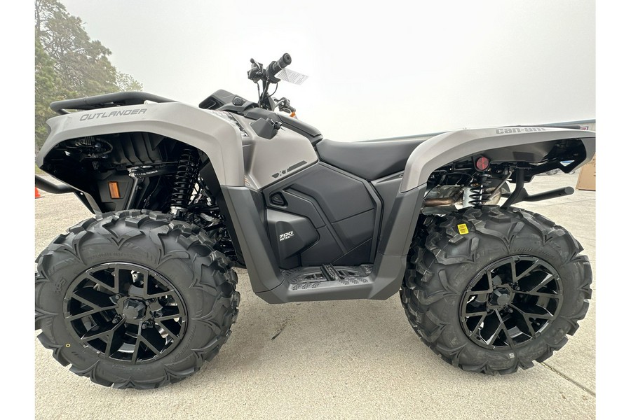 2024 Can-Am OUTLANDER XT 700 - PLATINUM SATIN