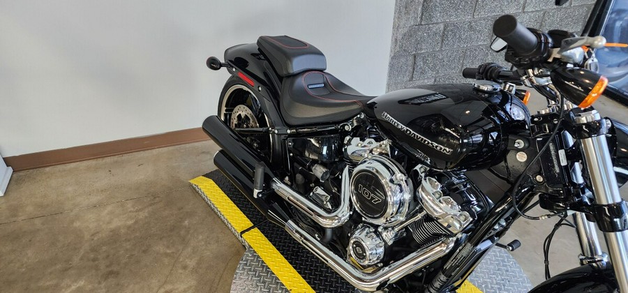 2018 Harley-Davidson® Breakout® FXSB