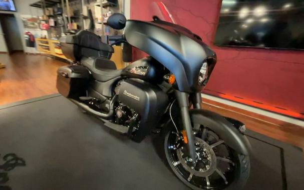 2024 Indian Motorcycle® Roadmaster® Dark Horse® w/Powerband Audio Package Black Smoke