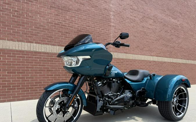 2026 Harley-Davidson® Road Glide 3 Teal Thunder / Vivid Black Black Trim