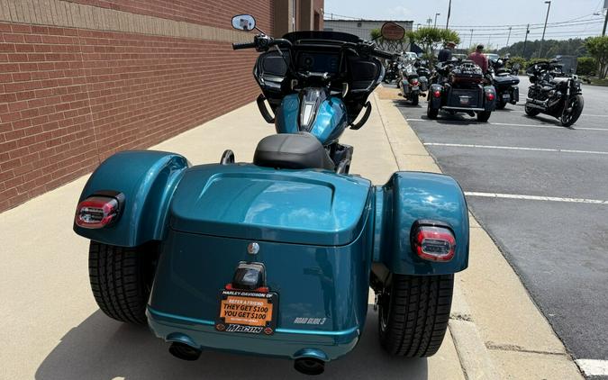 2026 Harley-Davidson® Road Glide 3 Teal Thunder / Vivid Black Black Trim