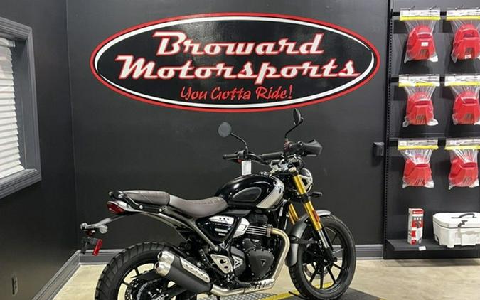 2027 TRIUMPH Scrambler 400 X Matte PewterGrey/Matte Khaki Green