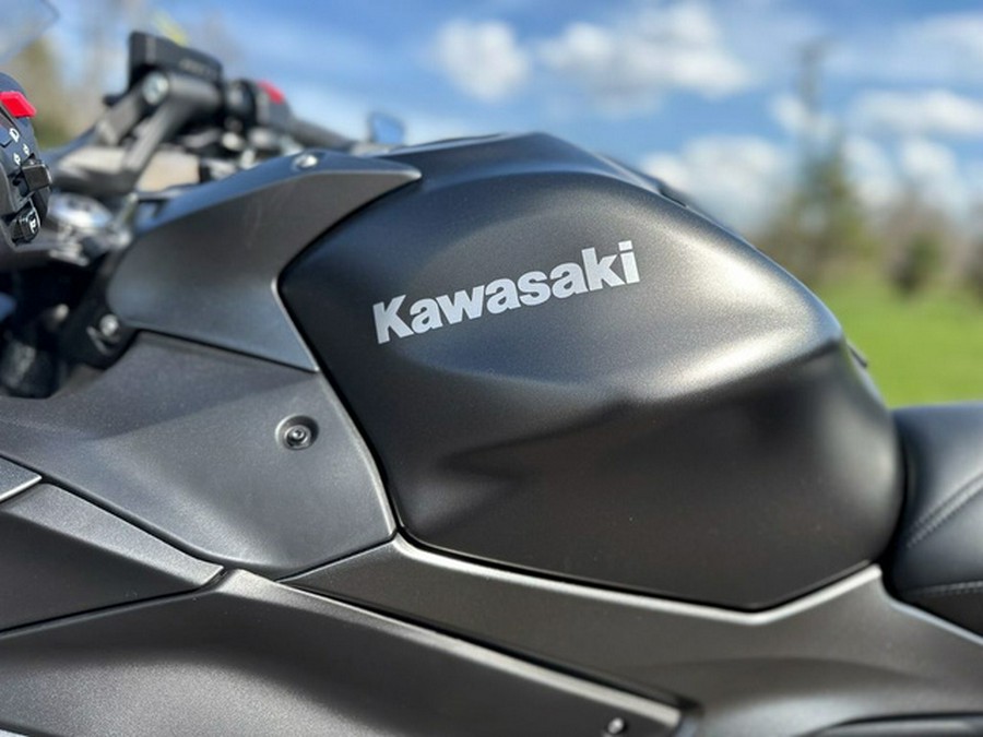 2022 Kawasaki Ninja 650 Metallic Matte Graphenesteel Gray