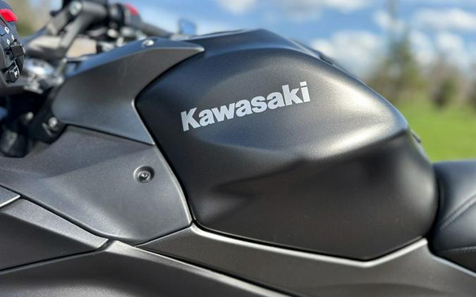 2022 Kawasaki Ninja 650 Metallic Matte Graphenesteel Gray