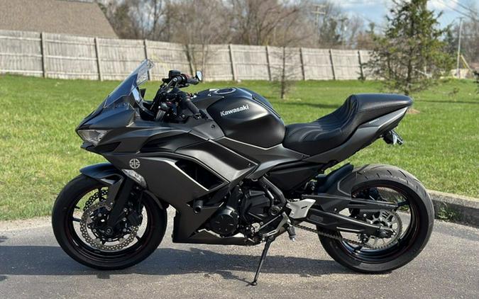 2022 Kawasaki Ninja 650 Metallic Matte Graphenesteel Gray