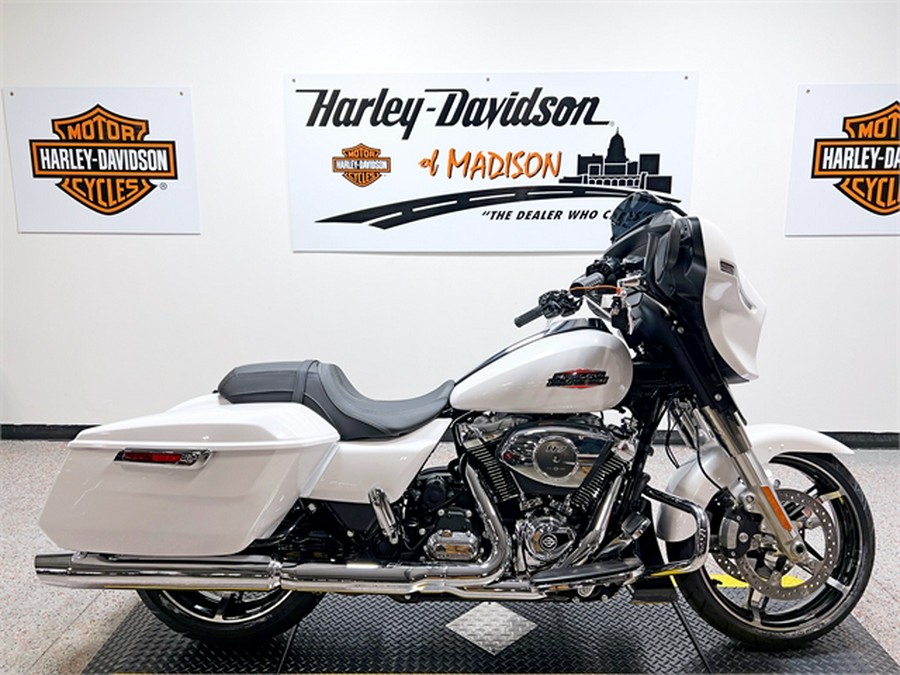 2024 Harley-Davidson Street Glide FLHX White Onyx Pearl Chrome Trim