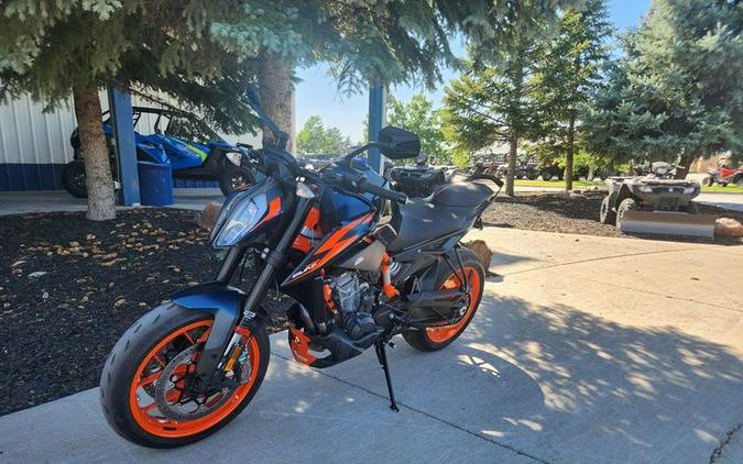 2023 KTM 890 Duke R