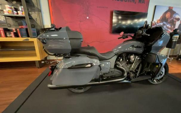 2024 Indian Motorcycle® Pursuit® Dark Horse® with PowerBand Audio Package Stealth Gray