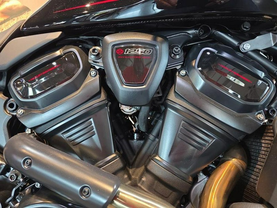 2025 Harley-Davidson® RA1250ST - Pan America® 1250 ST