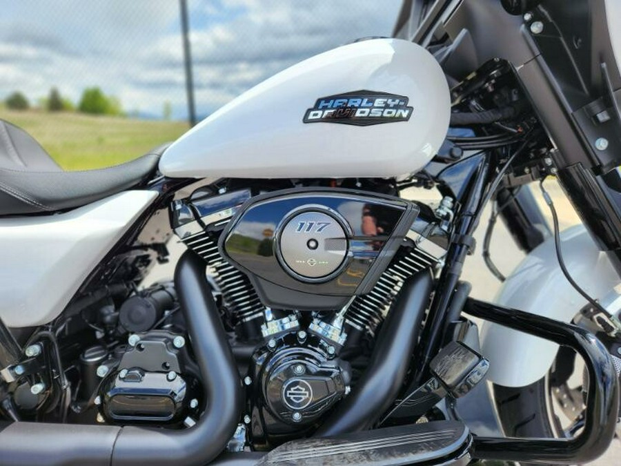 2024 Harley-Davidson Street Glide® White Onyx Pearl