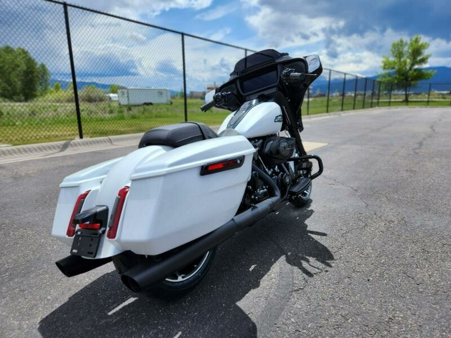 2024 Harley-Davidson Street Glide® White Onyx Pearl