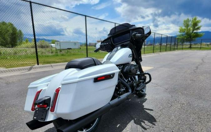 2024 Harley-Davidson Street Glide® White Onyx Pearl