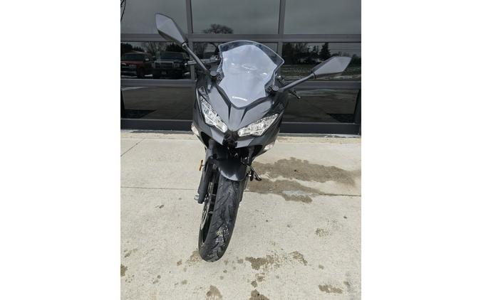 2023 Kawasaki Ninja® 400 Base