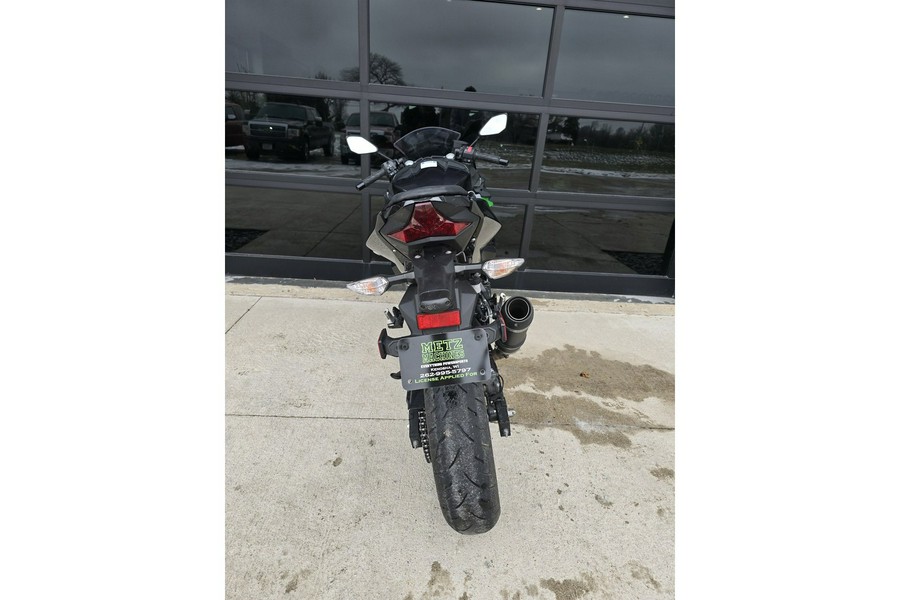 2023 Kawasaki Ninja® 400 Base