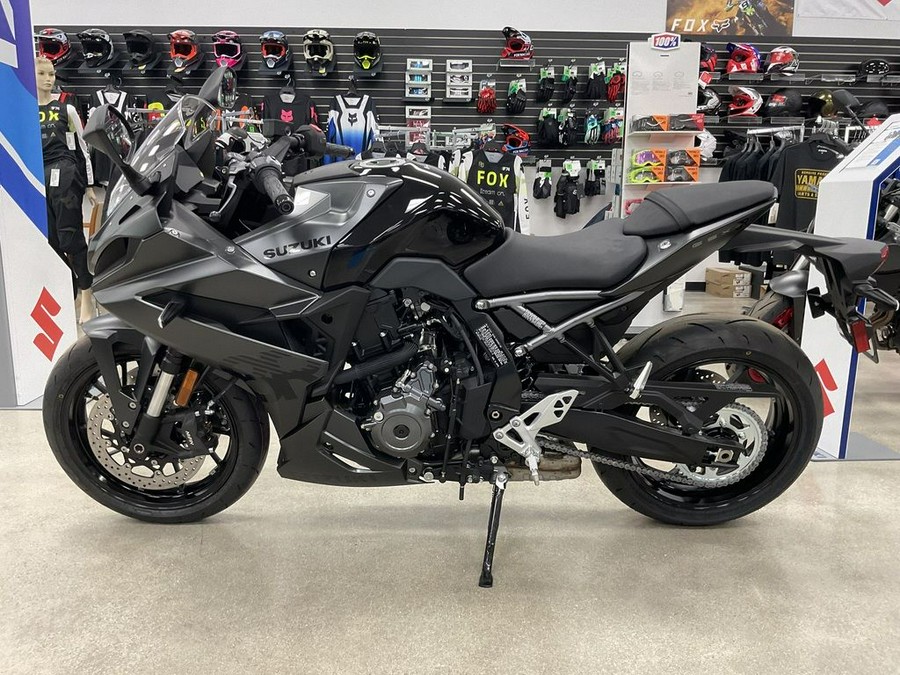 2025 Suzuki GSX-8R