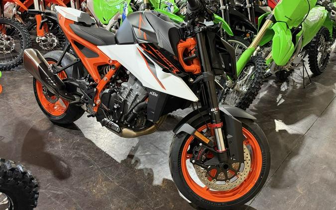 2026 KTM 990 Duke R