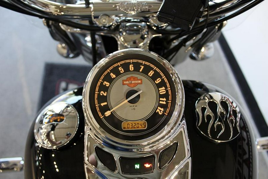 2009 Harley-Davidson® FLSTC - Heritage Softail®