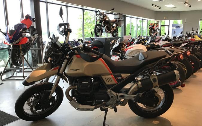 2023 Moto Guzzi V85 TT