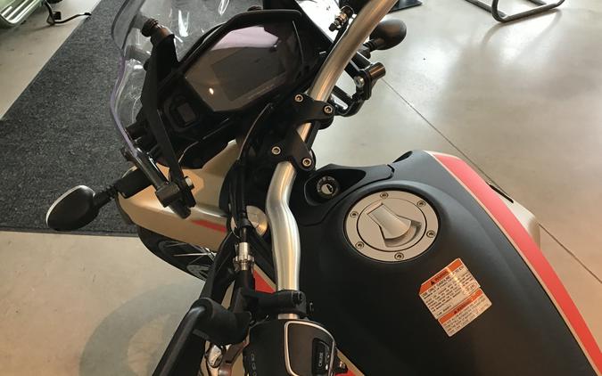 2023 Moto Guzzi V85 TT