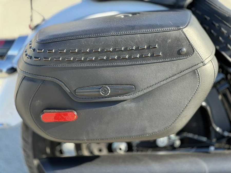 2025 Harley-Davidson Softail FLHC - Heritage Classic
