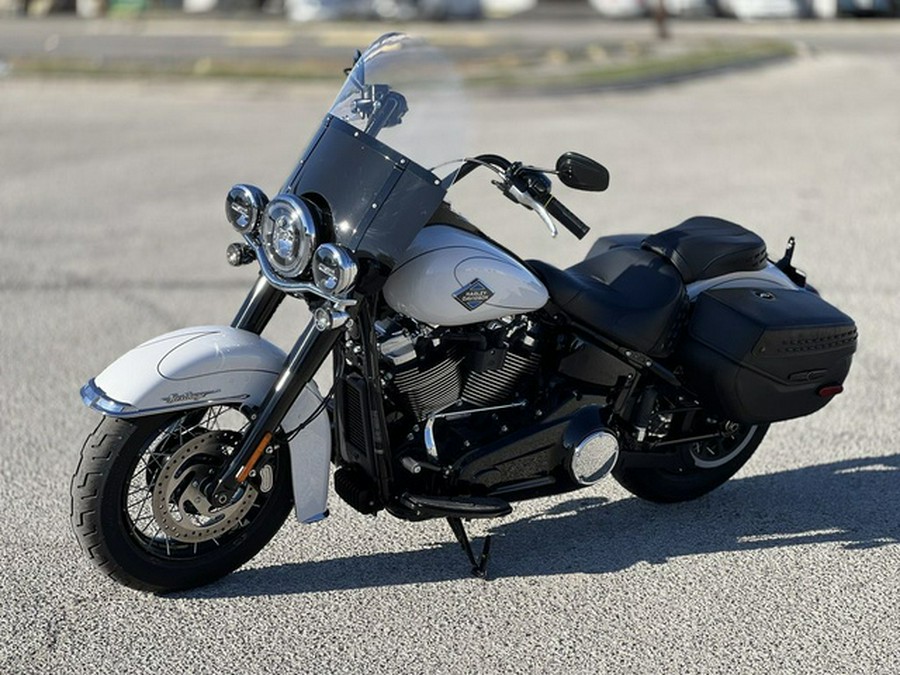2025 Harley-Davidson Softail FLHC - Heritage Classic