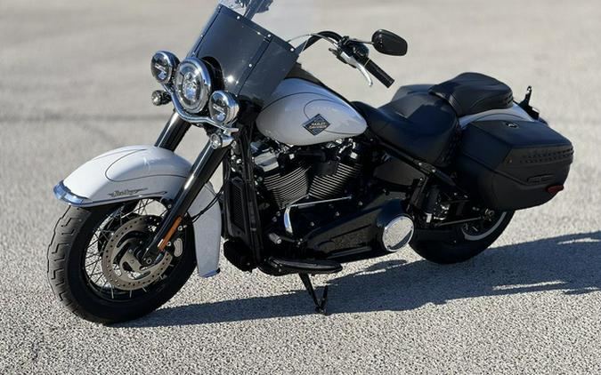 2025 Harley-Davidson Softail FLHC - Heritage Classic