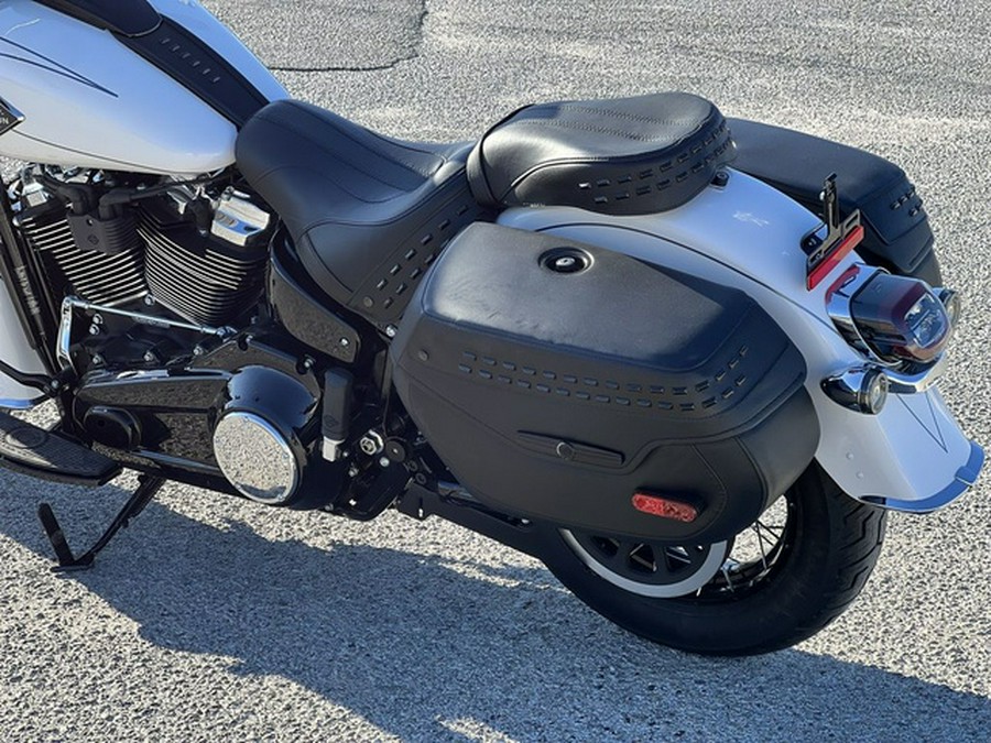2025 Harley-Davidson Softail FLHC - Heritage Classic