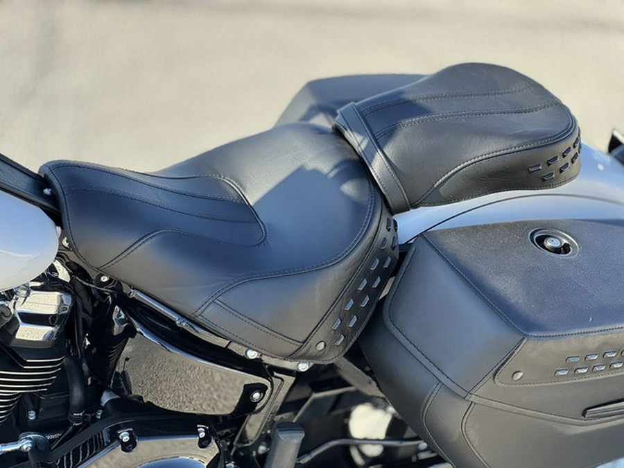 2025 Harley-Davidson Softail FLHC - Heritage Classic
