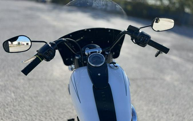 2025 Harley-Davidson Softail FLHC - Heritage Classic